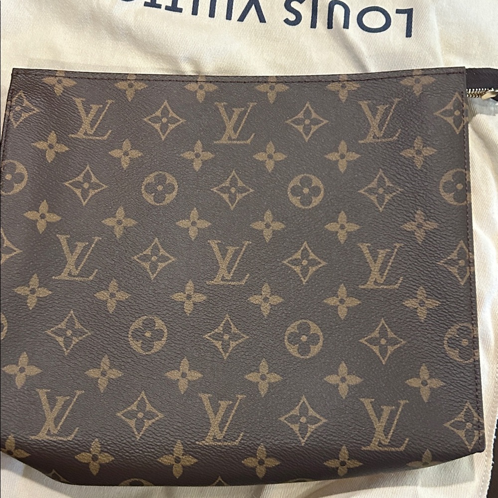 Louis Vuitton Discontinued NEW Poche Toilet 26 
Toiletry Bag Monogram